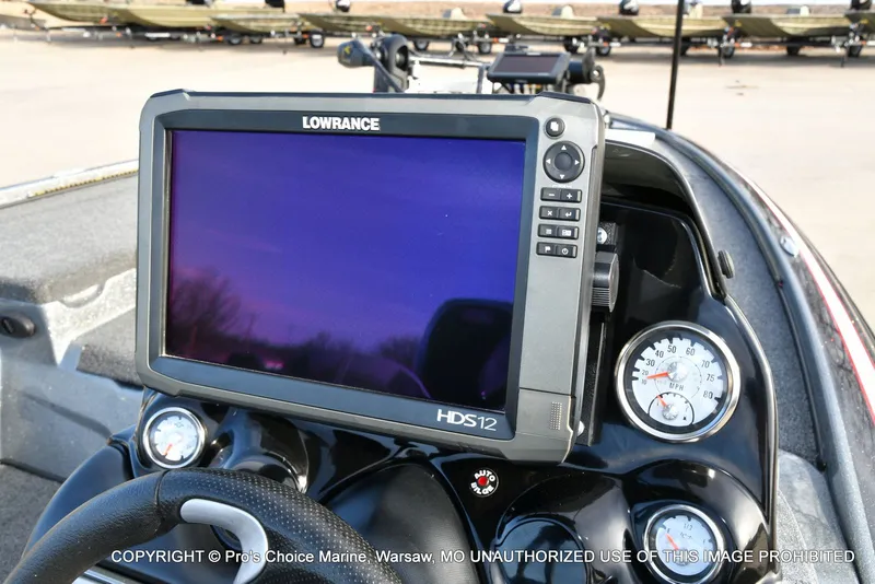 Slide: The Image of Nitro Z-8 w/250HP Mercury Pro-XS 2015 - 7