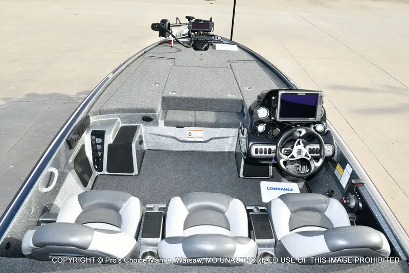 Slide: The Image of Nitro Z-8 w/250HP Mercury Pro-XS 2015 - 8