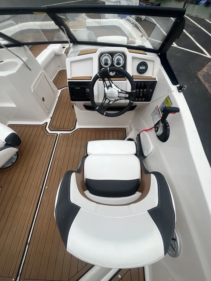 Slide: The Image of Starcraft SVX 210OB 2023 - 21