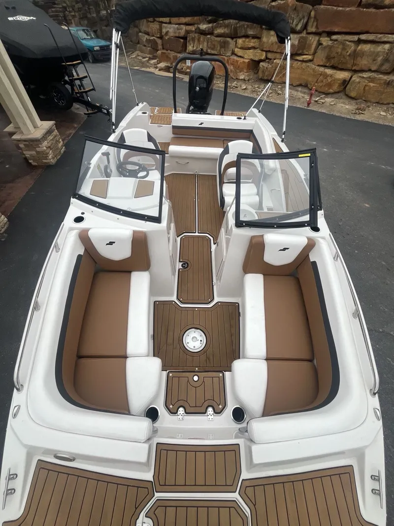 Slide: The Image of Starcraft SVX 210OB 2023 - 25