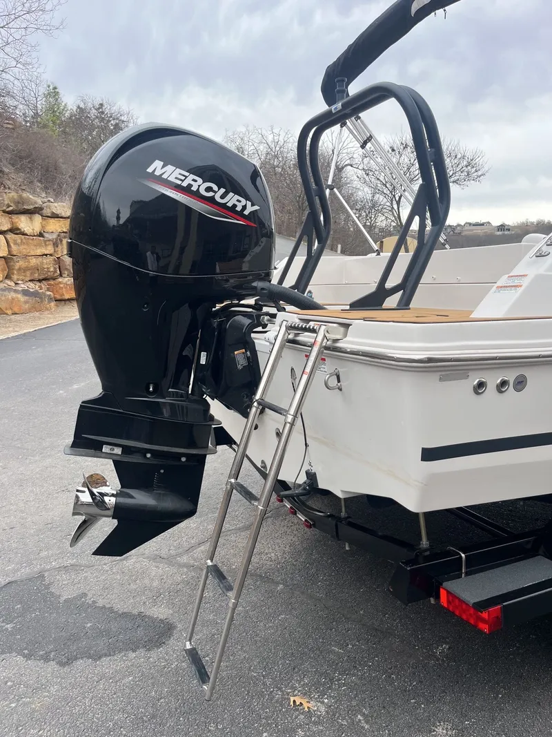 Slide: The Image of Starcraft SVX 210OB 2023 - 7