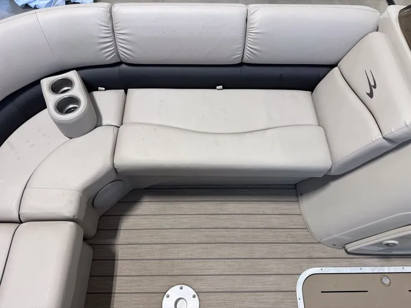 Slide: The Image of Bennington 23SSRX 2019 - 19