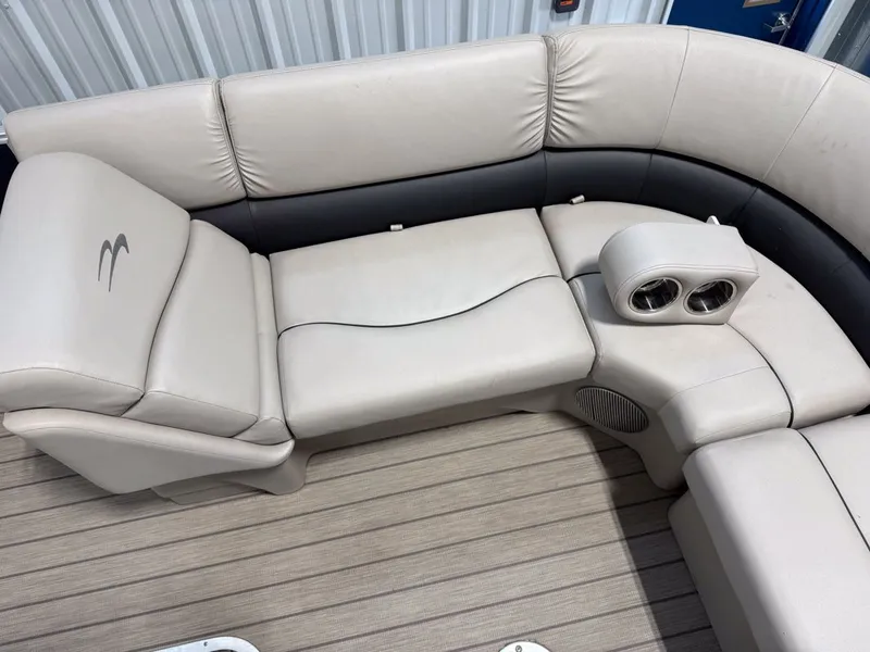 Slide: The Image of Bennington 23SSRX 2019 - 20