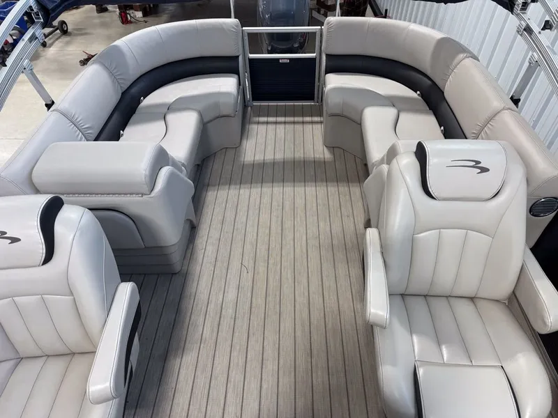 Slide: The Image of Bennington 23SSRX 2019 - 24