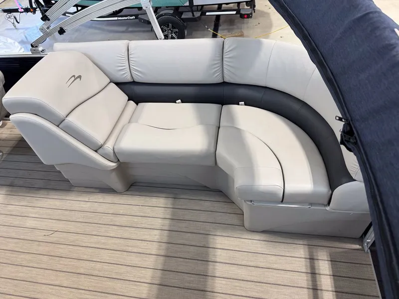 Slide: The Image of Bennington 23SSRX 2019 - 29