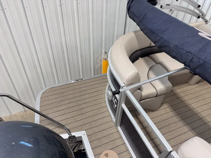 Slide: The Image of Bennington 23SSRX 2019 - 31