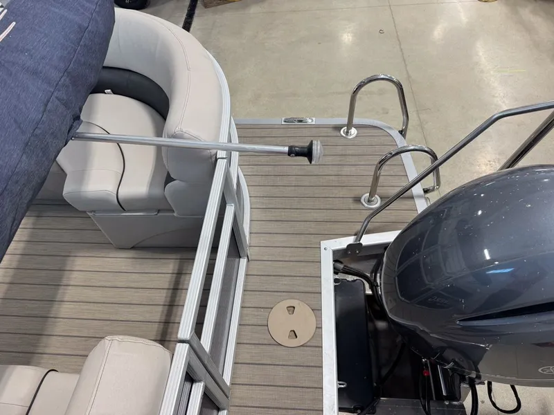 Slide: The Image of Bennington 23SSRX 2019 - 32