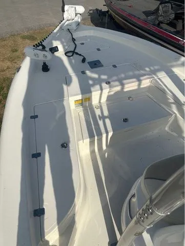 Slide: The Image of NauticStar 227 XTS 2018 - 4