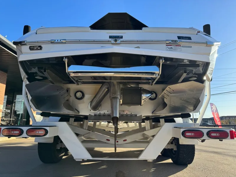 Slide: The Image of Tigé Ultré 23ZX 2024 - 5