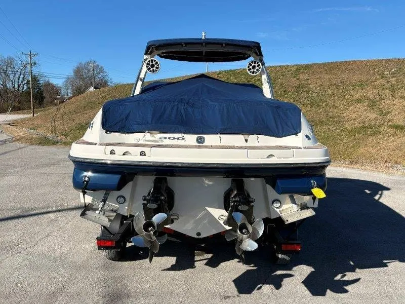 Slide: The Image of Sea Ray 300 SLX 2012 - 18