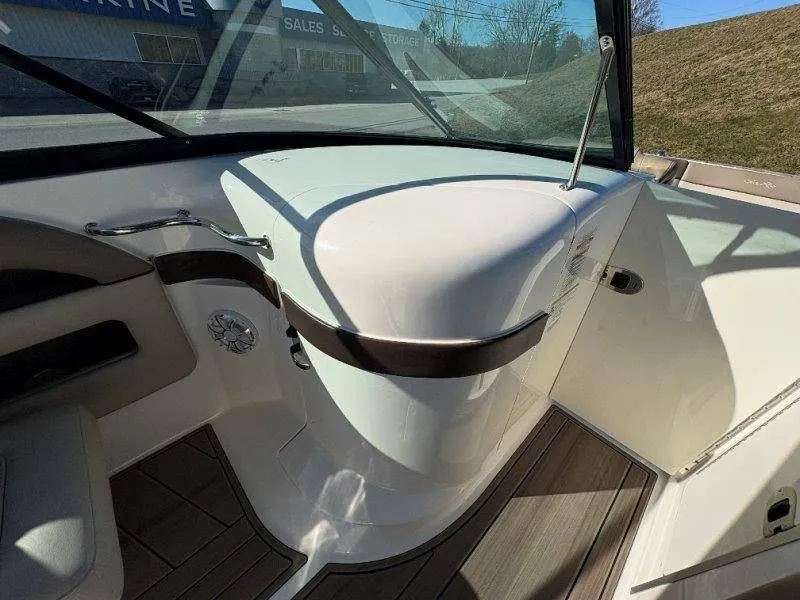 Slide: The Image of Sea Ray 300 SLX 2012 - 23