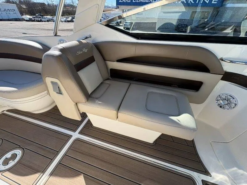 Slide: The Image of Sea Ray 300 SLX 2012 - 26