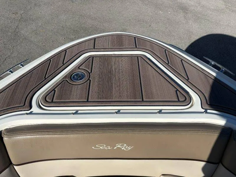 Slide: The Image of Sea Ray 300 SLX 2012 - 36