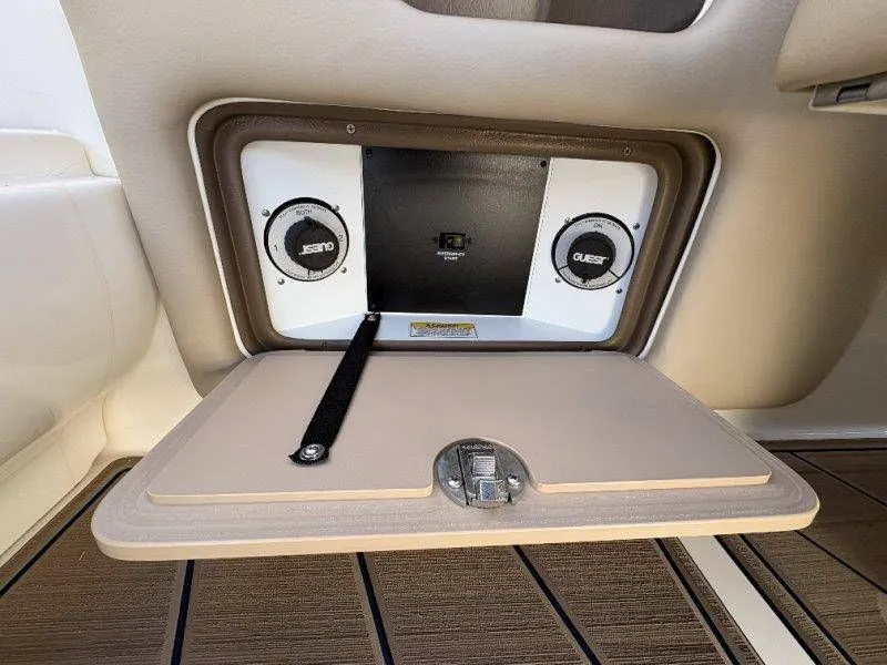 Slide: The Image of Sea Ray 300 SLX 2012 - 37