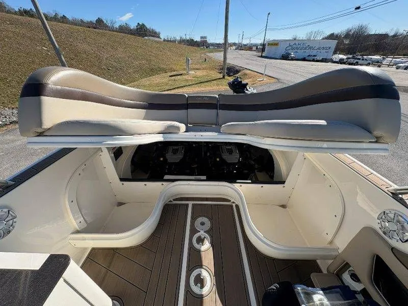 Slide: The Image of Sea Ray 300 SLX 2012 - 39