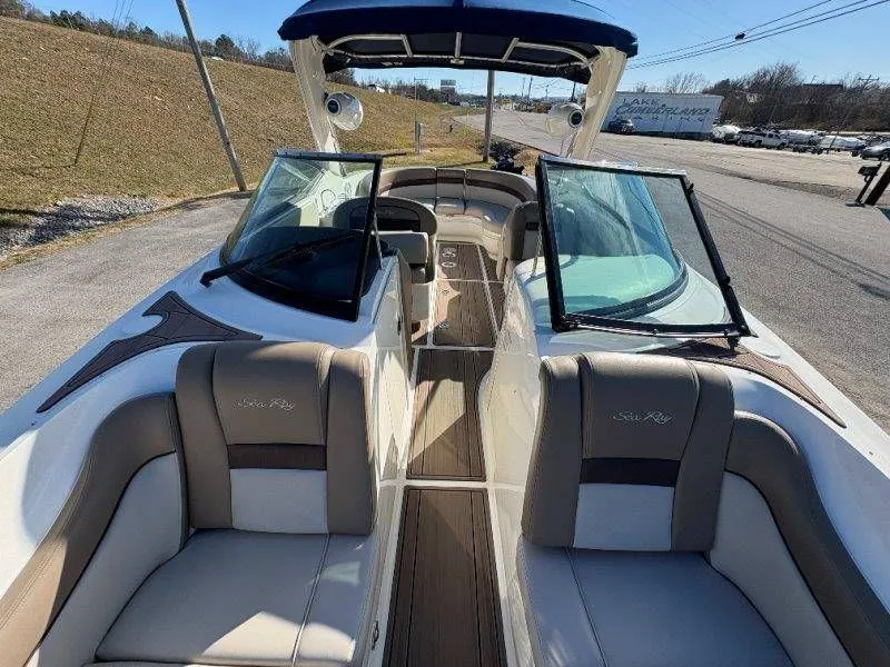 Slide: The Image of Sea Ray 300 SLX 2012 - 43