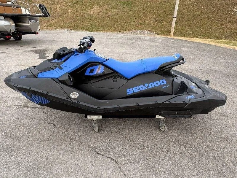 The Image of Sea-Doo Spark Trixx 3up 2023 - 1