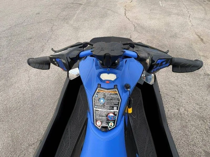 Slide: The Image of Sea-Doo Spark Trixx 3up 2023 - 16