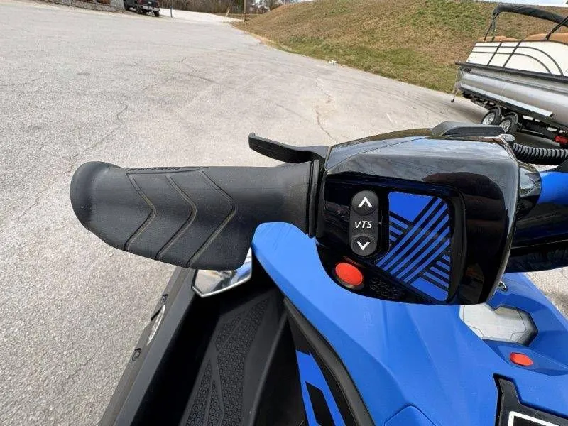Slide: The Image of Sea-Doo Spark Trixx 3up 2023 - 19