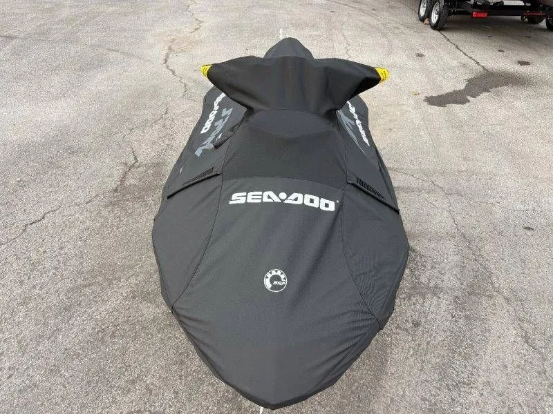 Slide: The Image of Sea-Doo Spark Trixx 3up 2023 - 34