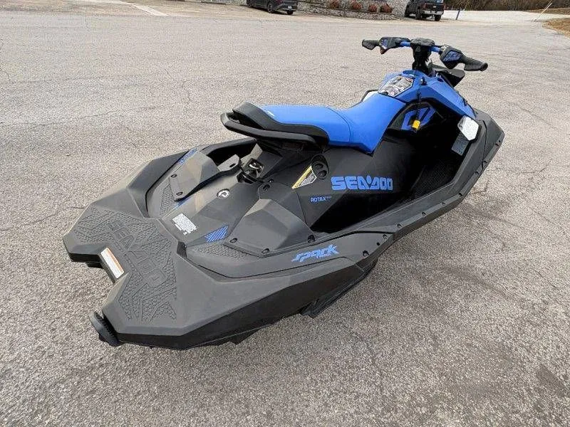 Slide: The Image of Sea-Doo Spark Trixx 3up 2023 - 8