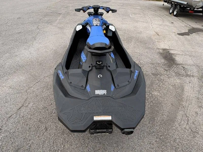 Slide: The Image of Sea-Doo Spark Trixx 3up 2023 - 9