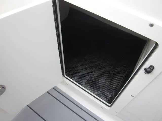 Slide: The Image of Chaparral 21 SSI Sport 2026 - 18