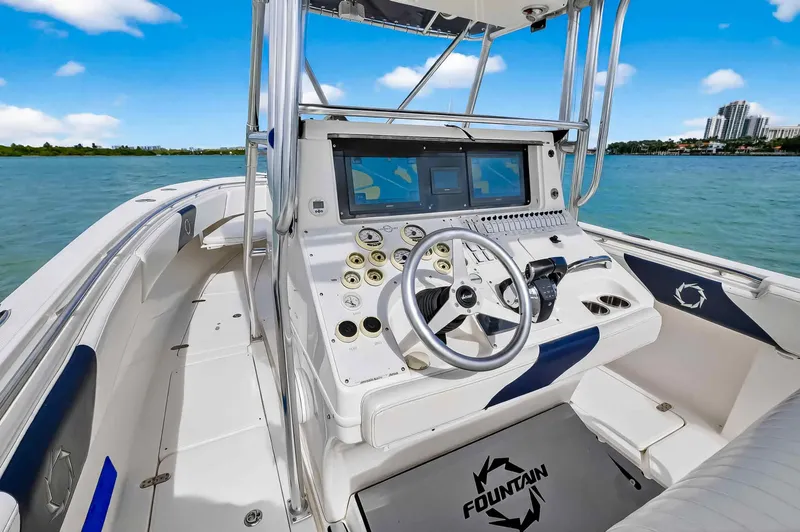 Slide: The Image of Fountain 32 Center Console 2007 - 14