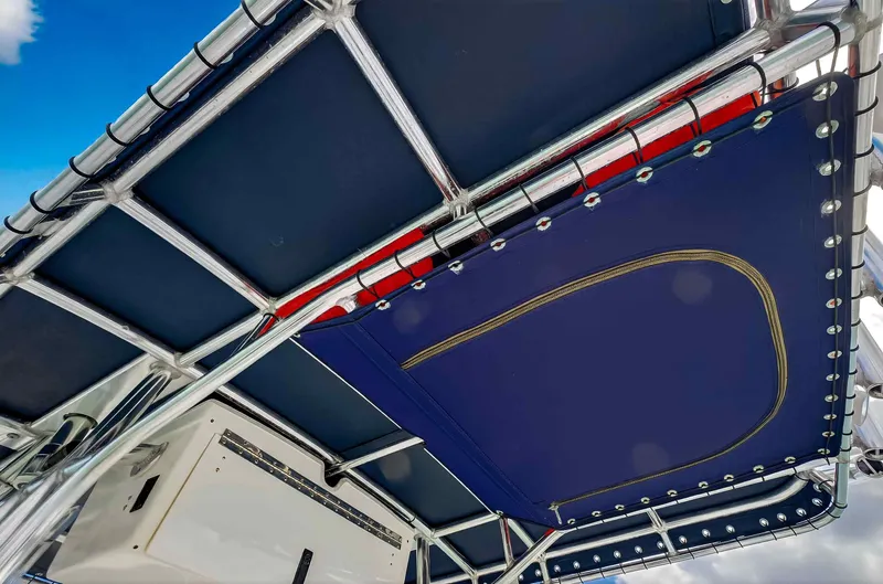 Slide: The Image of Fountain 32 Center Console 2007 - 22