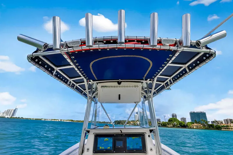 Slide: The Image of Fountain 32 Center Console 2007 - 23