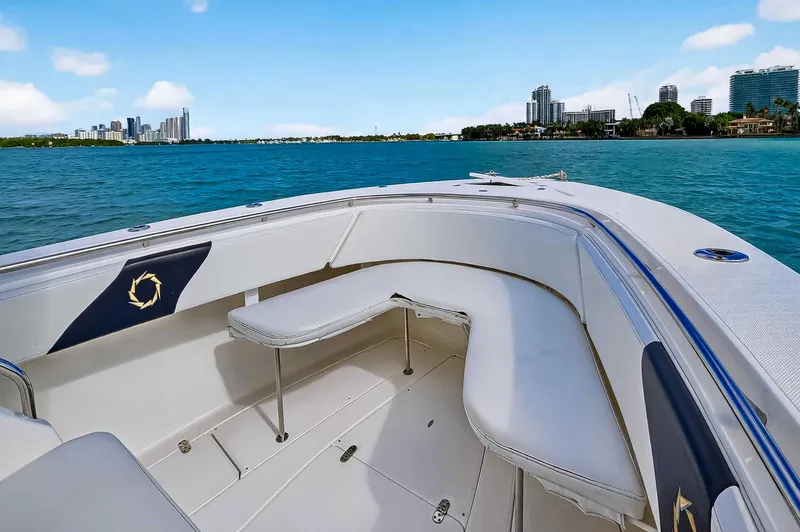 Slide: The Image of Fountain 32 Center Console 2007 - 26