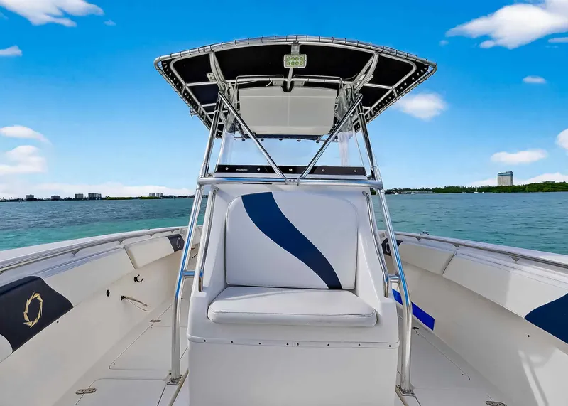 Slide: The Image of Fountain 32 Center Console 2007 - 27