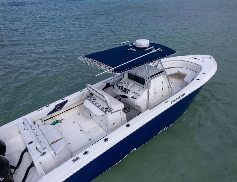 Slide: The Image of Fountain 32 Center Console 2007 - 6