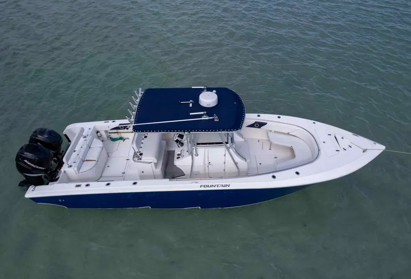 Slide: The Image of Fountain 32 Center Console 2007 - 7