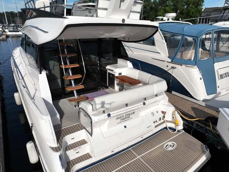 Slide: The Image of Regal 42 Fly 2019 - 6