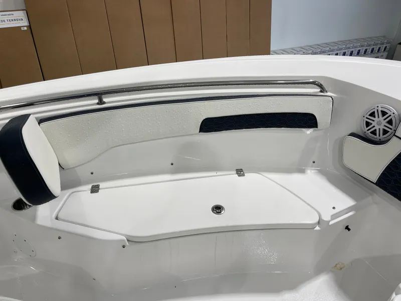 Slide: The Image of Tidewater 220 LXF 2026 - 36