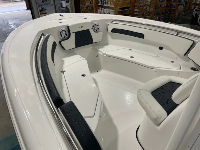 Slide: The Image of Tidewater 220 LXF 2026 - 7