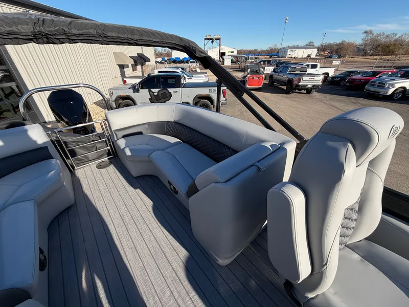 Slide: The Image of Manitou 2026 Manitou Encore RF SHP575 2026 - 18