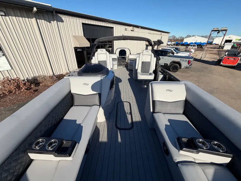 Slide: The Image of Manitou 2026 Manitou Encore RF SHP575 2026 - 9