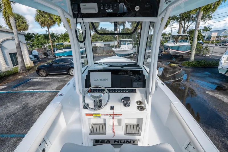 Slide: The Image of Sea Hunt BX 25 FS 2026 - 17