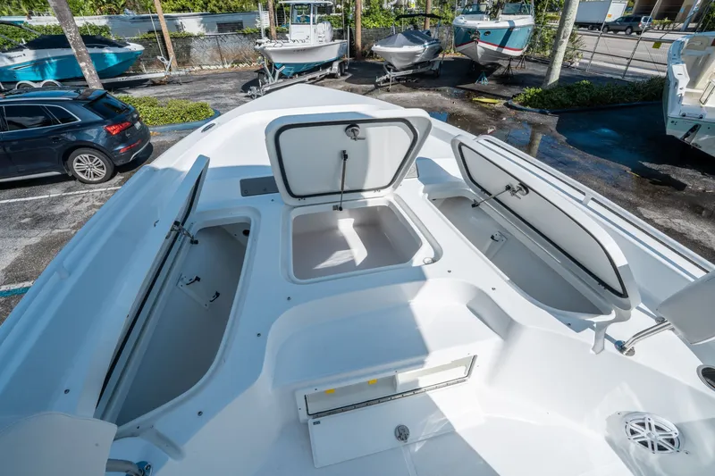 Slide: The Image of Sea Hunt BX 25 FS 2026 - 24