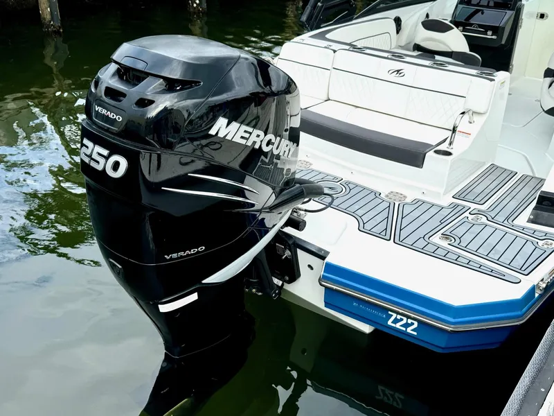 Slide: The Image of Monterey M-45 boat with Mercury 250 Verado outboard engine, 2018 model. - 9