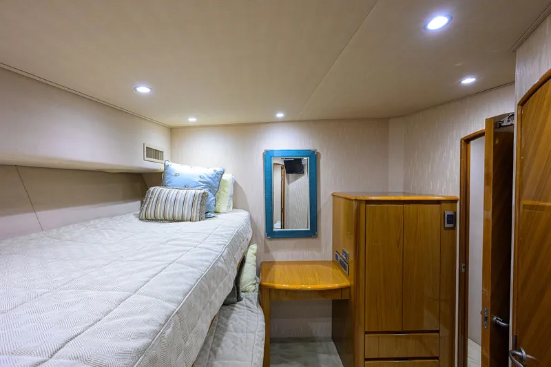 Slide: The Image of Viking 82 BLU FROG - Mid Port Guest Stateroom - 36