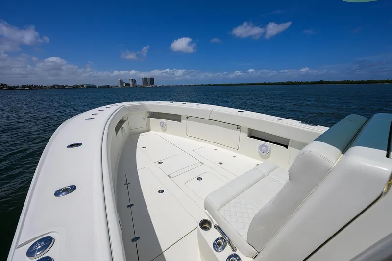 Slide: The Image of Sea Vee 39 PENELOPE - Bow - 15