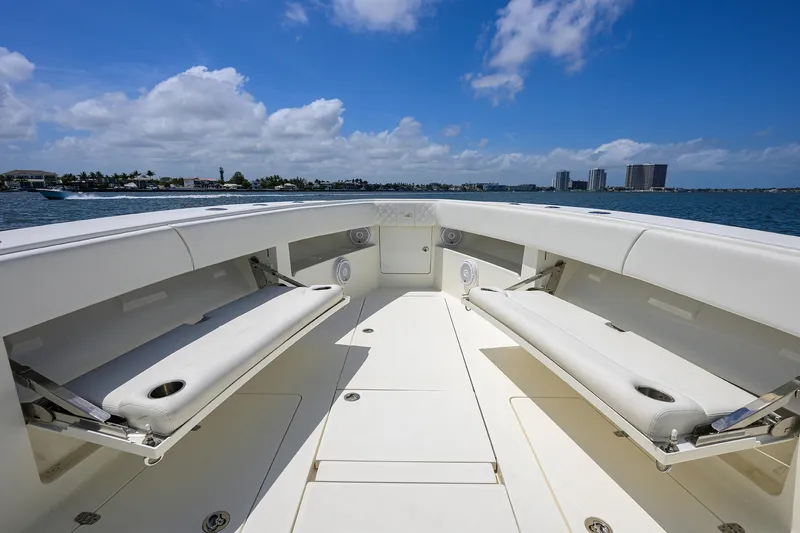 Slide: The Image of Sea Vee 39 PENELOPE - Forward Seating - 20