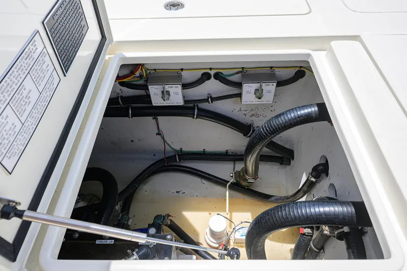 Slide: The Image of Sea Vee 39 PENELOPE - Bilge - 34