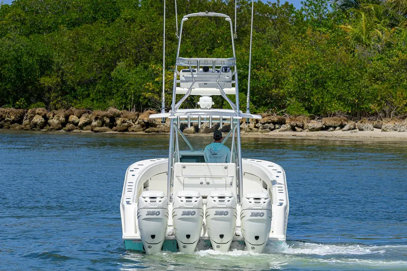 Slide: The Image of Sea Vee 39 PENELOPE - Aft Profile - 44