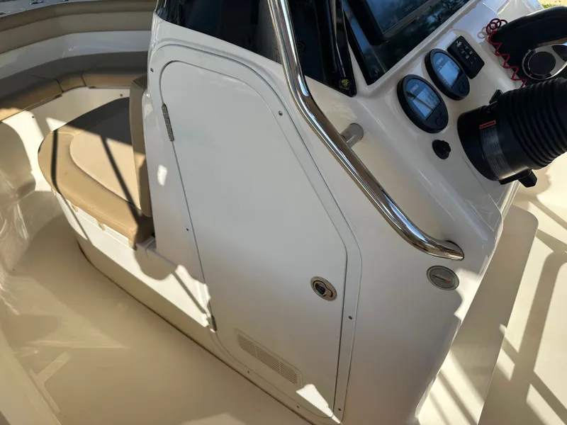 Slide: The Image of Scout 215 XSF 2019 - 18