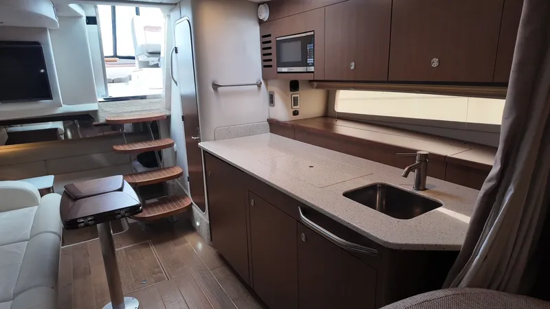Slide: The Image of Interior of 2016 Sea Ray Sundancer 370 yacht. - 24