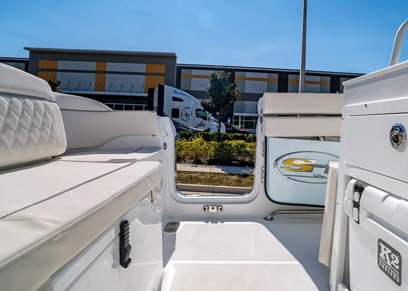 Slide: The Image of Sea Hunt Ultra 265 SE 2026 - 11